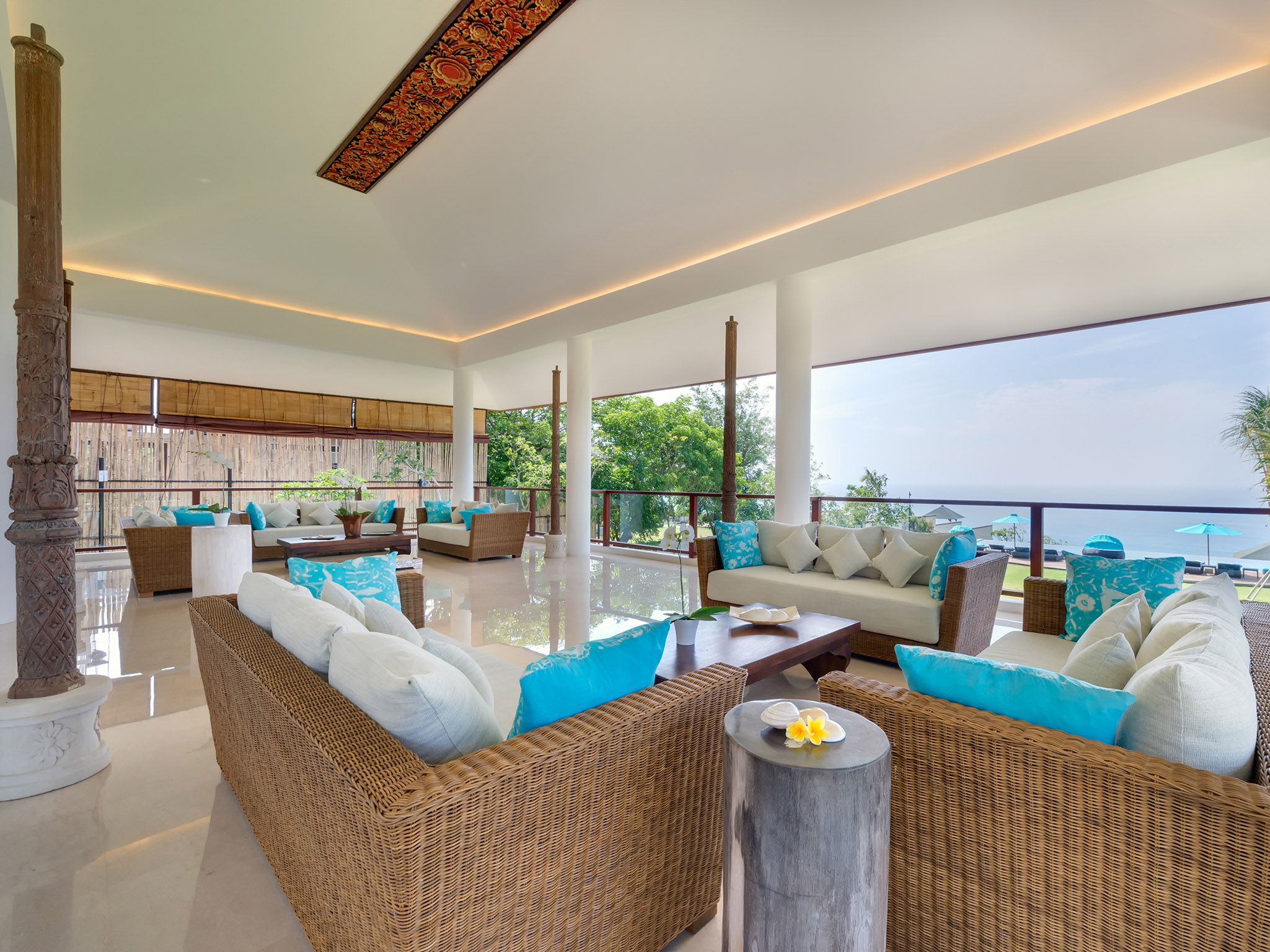 Pandawa Cliff Estate - Villa Rose - Upstairs open air living area