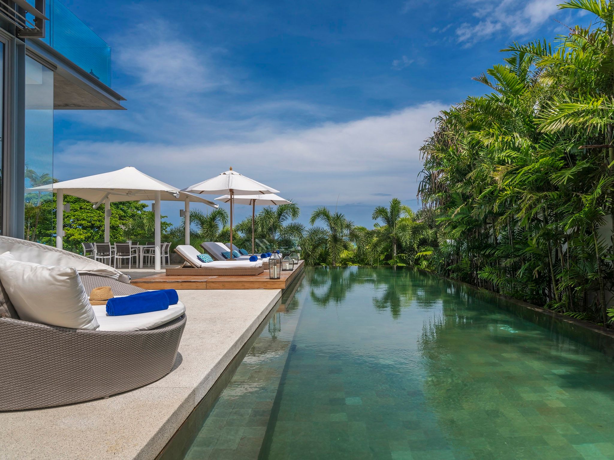 Villa Roxo - Relaxing pool bale