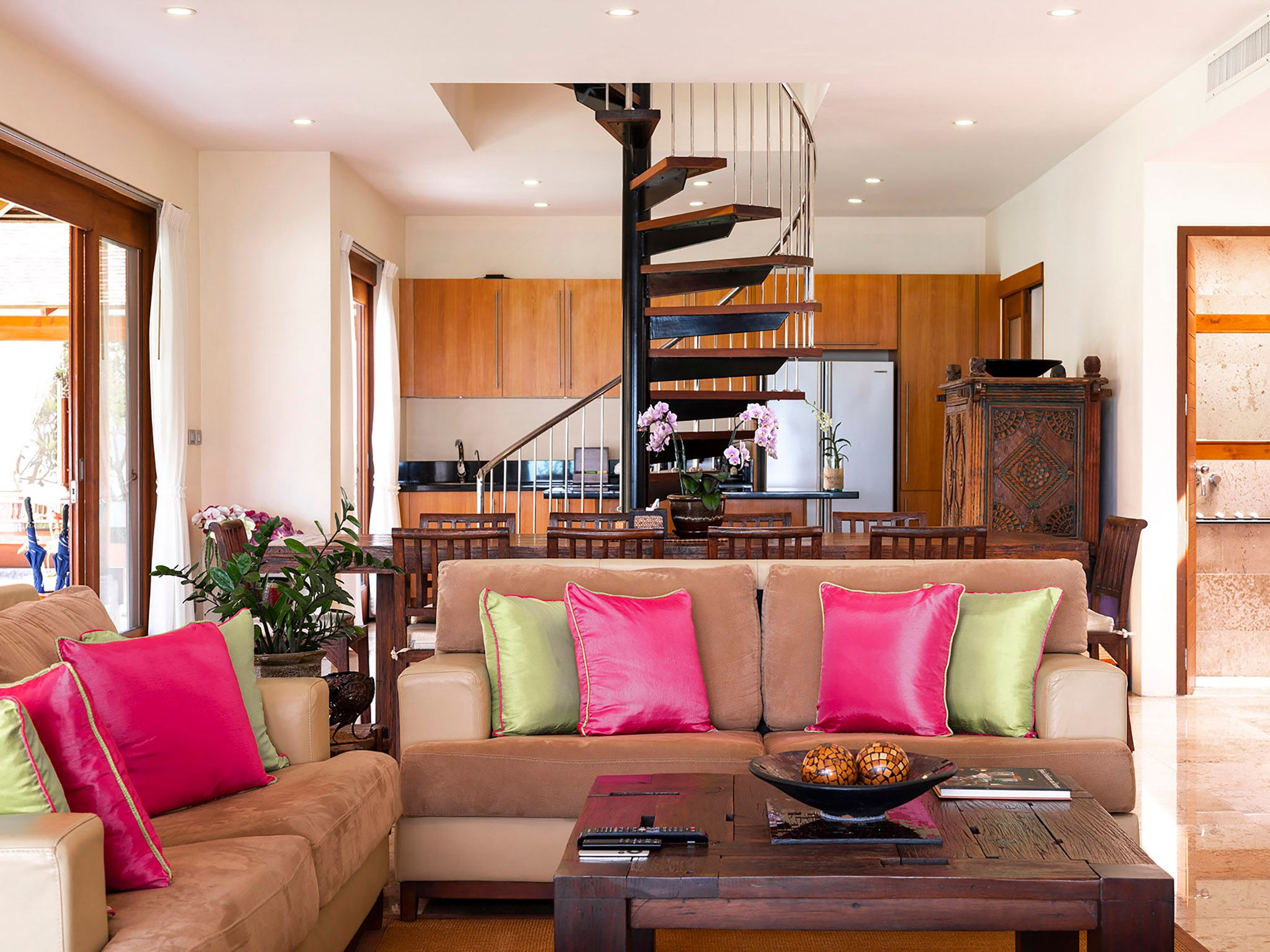 Tawantok Beach Villas - Villa 1 - Living room layout