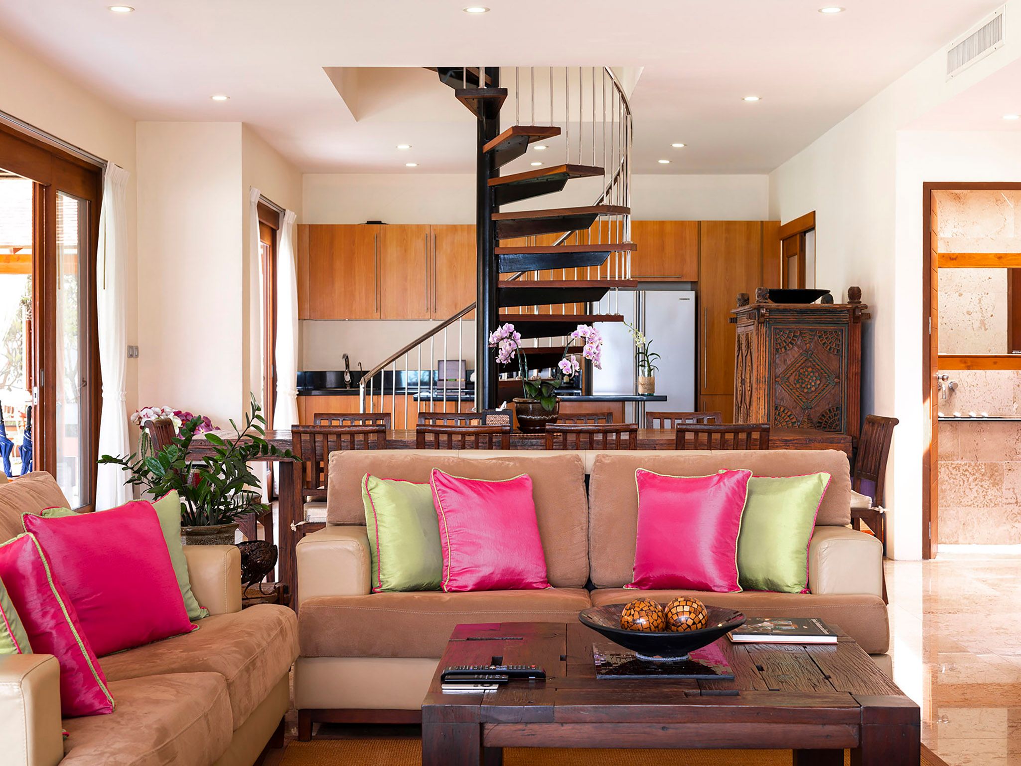 Tawantok Beach Villas - Villa 2 - Living room layout