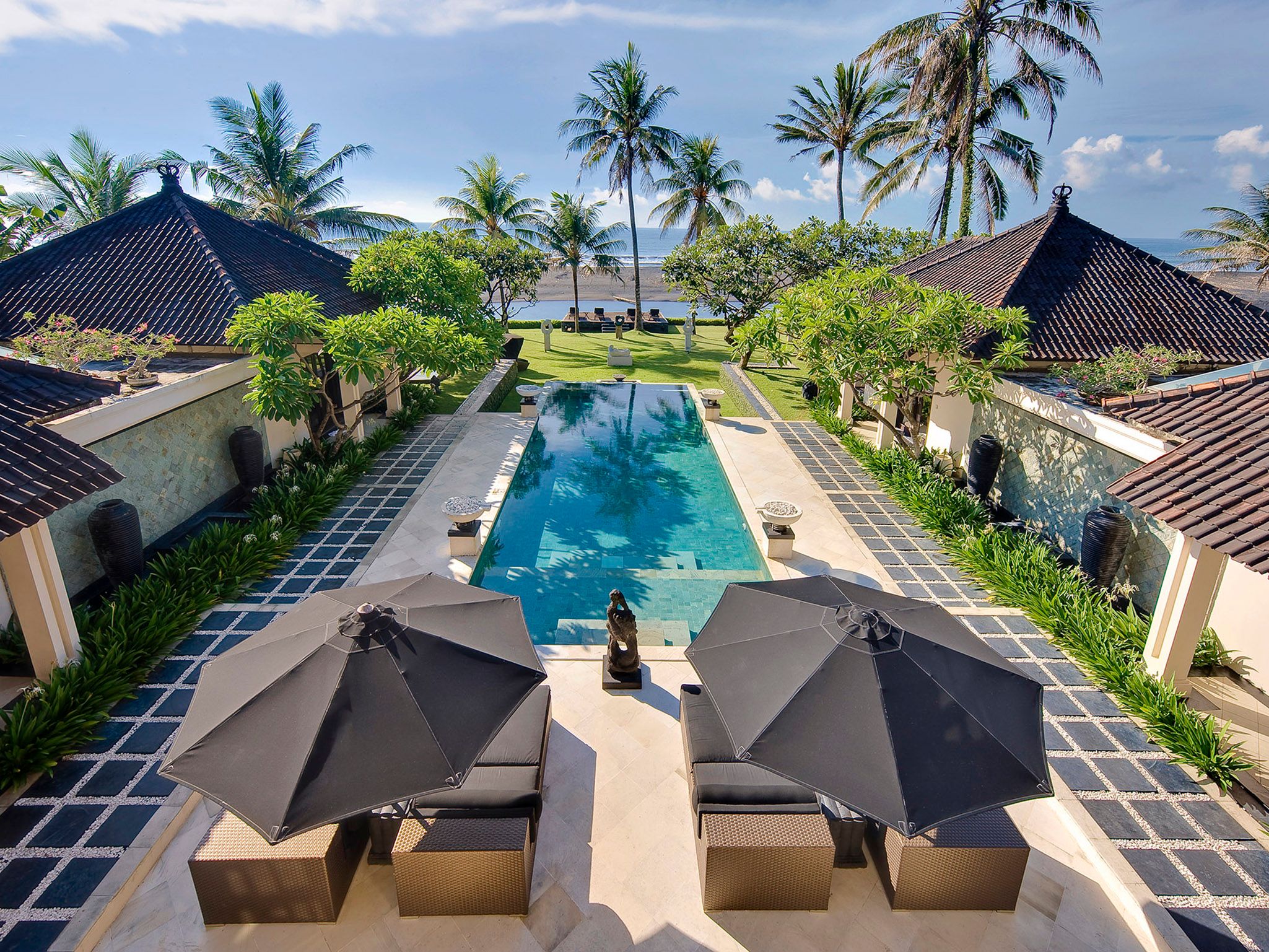 Villa Ylang Ylang - Pool to beach view